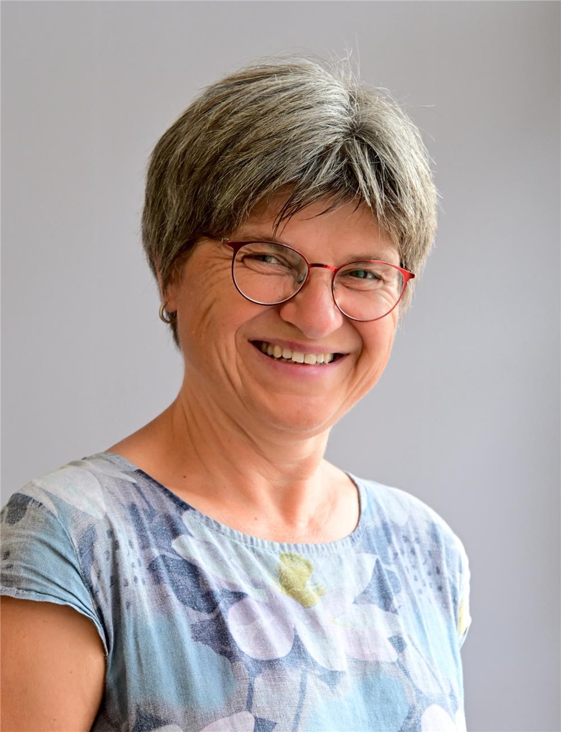 Porträtfoto von Claudia Ebert